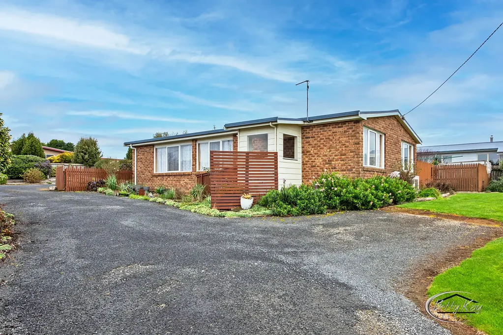 Forest 3房  Neat 3 Bedroom Low-Maintenance Living in a great location!
