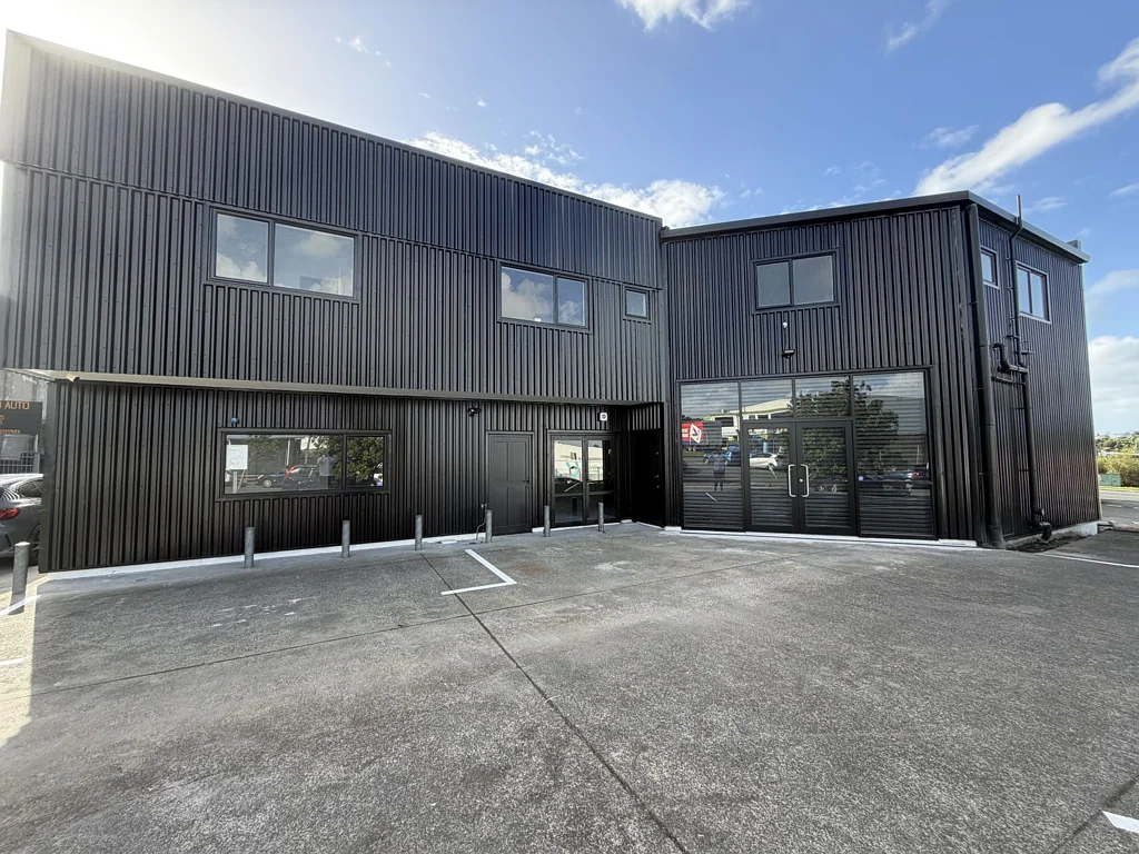 Waitakere Fully Redeveloped Westgate Retail/Showroom
