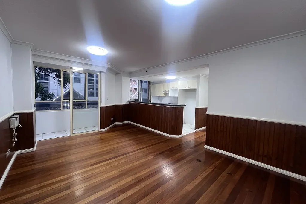 *Renovated* 2 Bed Apartment Just Footsteps to Strathfield Square & Train Station