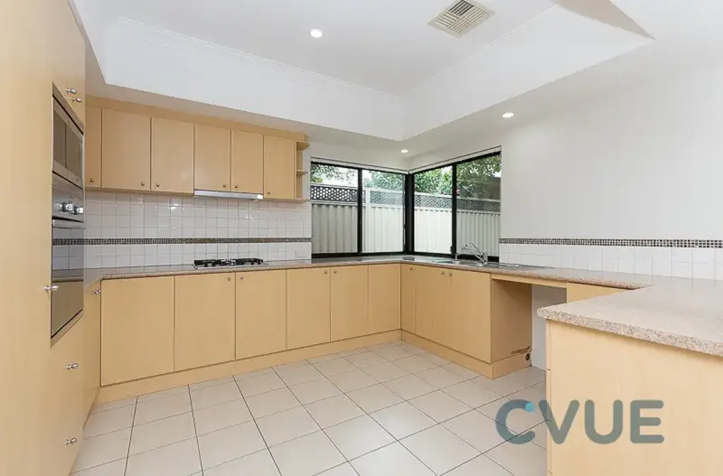 Wembley 4部屋 Spacious Family Home in Sought-After Wembley Location