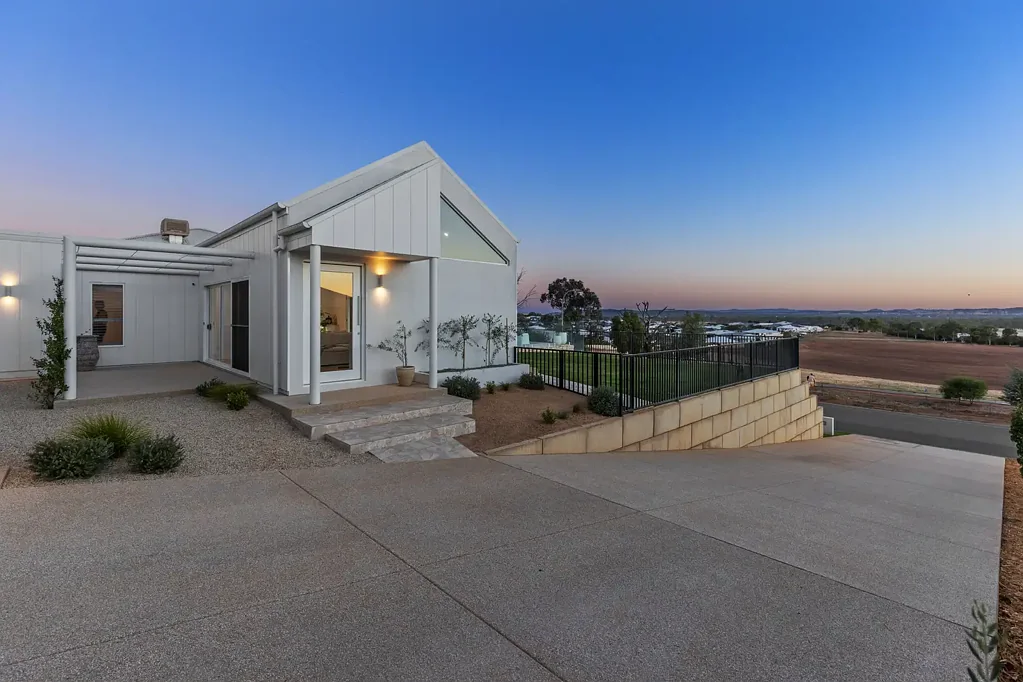 252 Muttama Parade, Gobbagombalin, NSW 2650