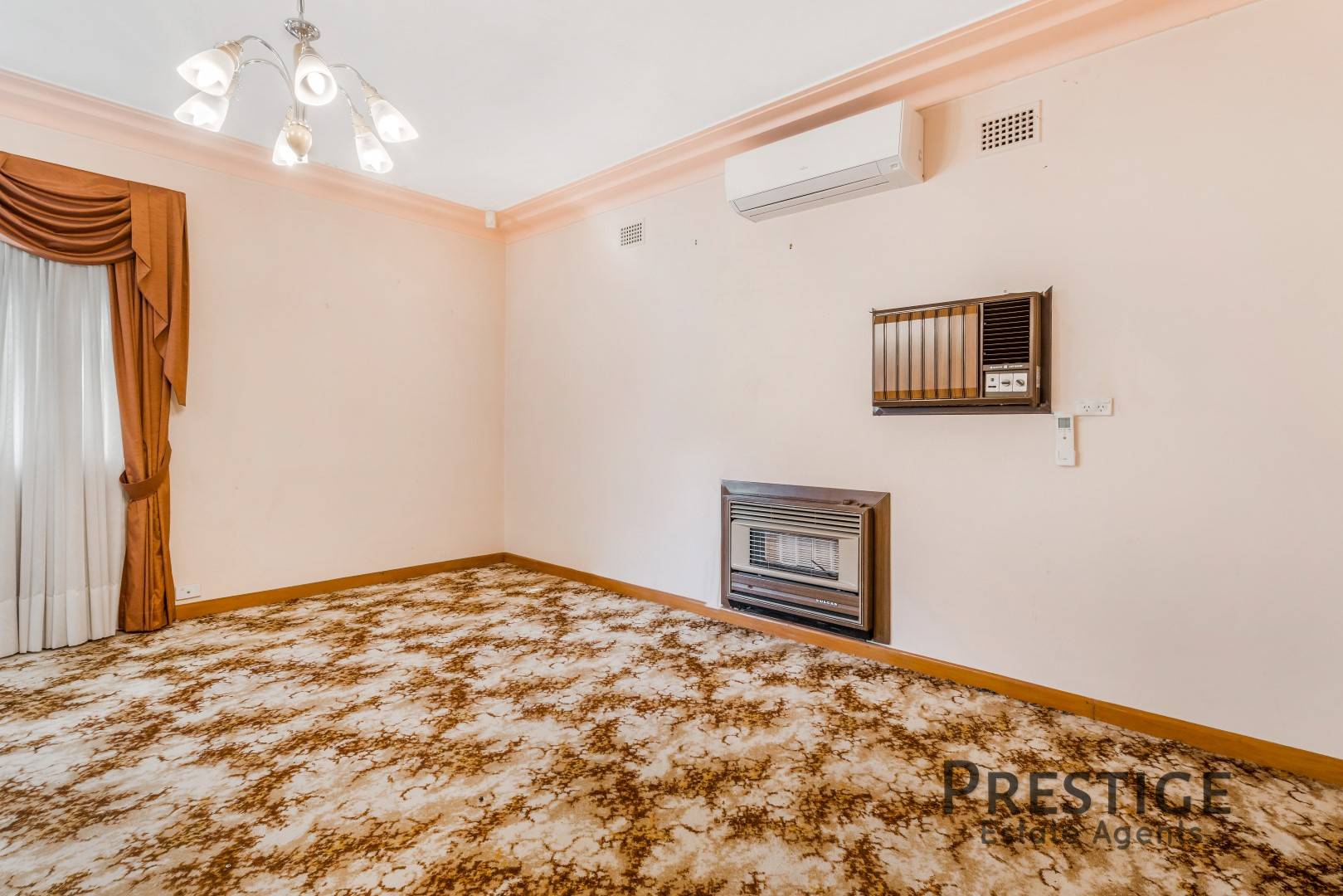 71 ROSINA ST, FAIRFIELD WEST NSW 2165, 0 غرف, 0 حمامات, House