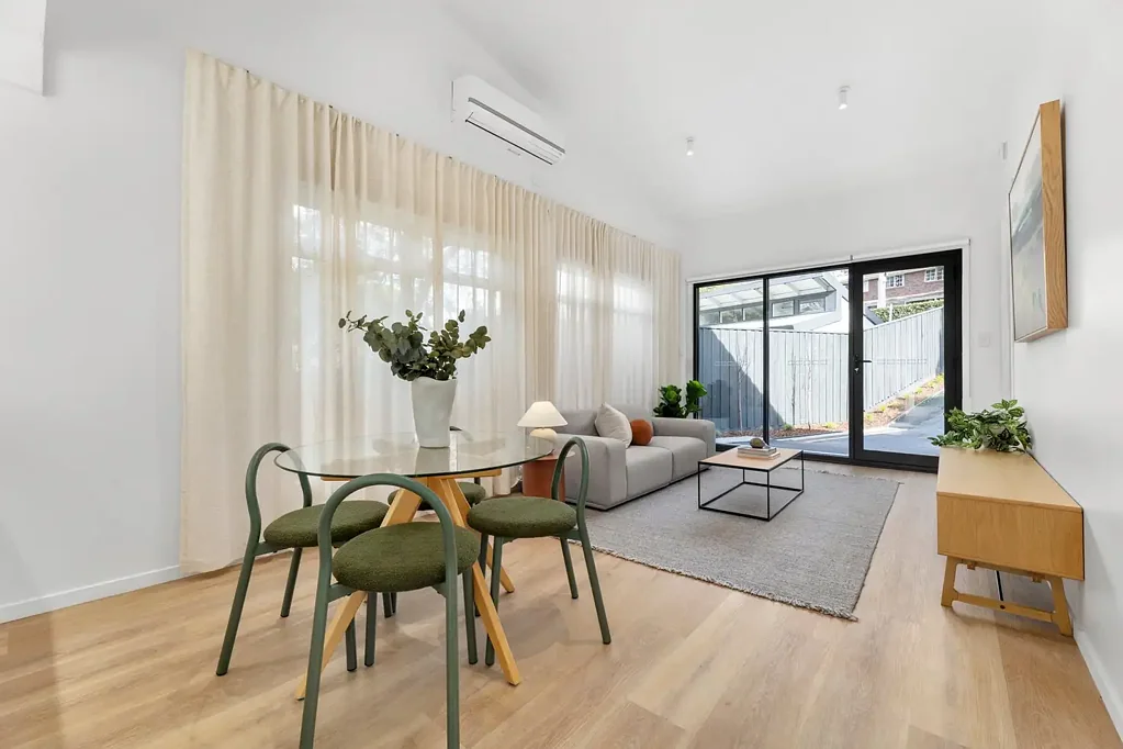 Ringwood East 2房 一处私密居所，空间充裕 A Private Retreat with Plenty of Space