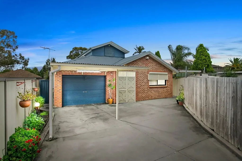 Spacious & Modern 4-Bedroom Family Home