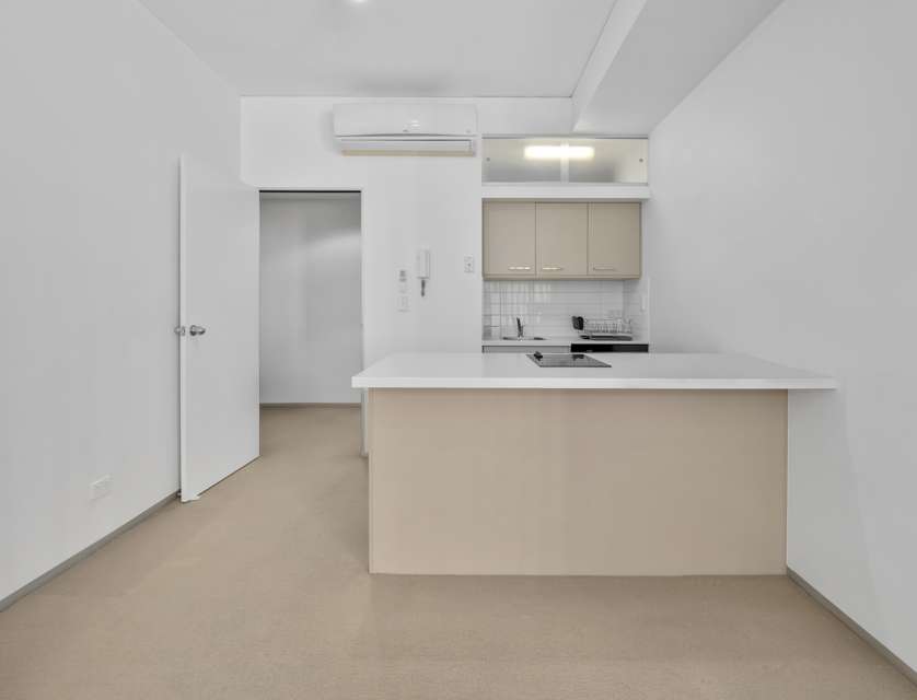 305/77 Jurgens Street, Woolloongabba, QLD 4102, 2 Bedrooms, 1 Bathrooms, Apartment