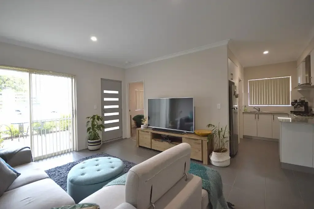 STUNNING ONE BEDROOM ONE BATHROOM UNIT!