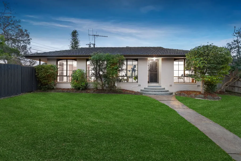 51 Folkstone Crescent, Ferntree Gully, VIC 3156