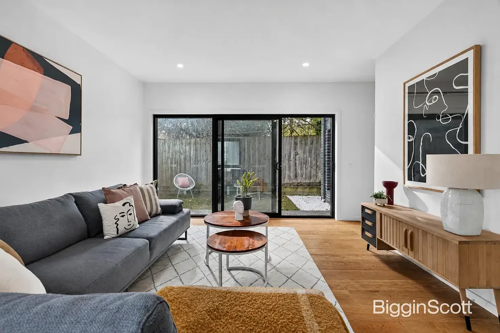 Doncaster East 3Habitaciones STYLISH LOW-MAINTENANCE LIVING IN THE EAST DONCASTER SECONDARY COLLEGE ZONE!