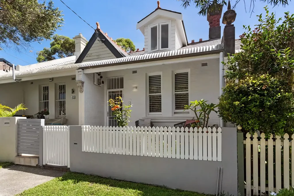 Park Side cottage with a modern touch