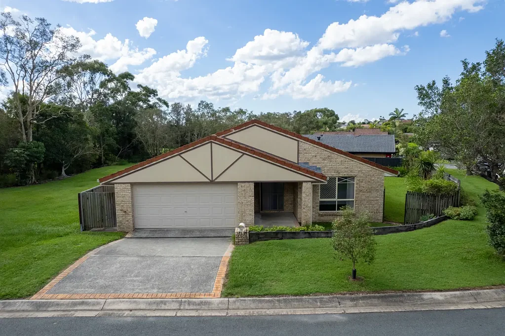 FAMILY HOME IN CENTRAL LOCALE!