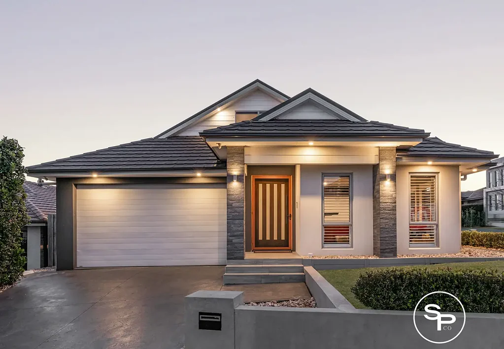 17 Kinloch Street, Gledswood Hills, NSW 2557