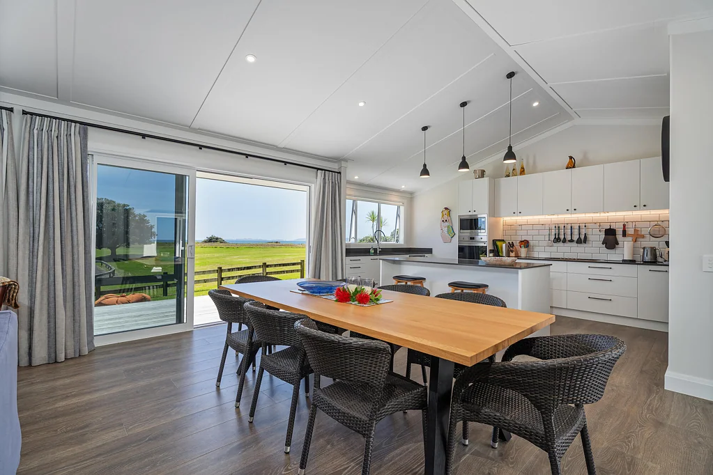 Matarangi 4 Slaapkamer BEAUTIFUL BEACHFRONT