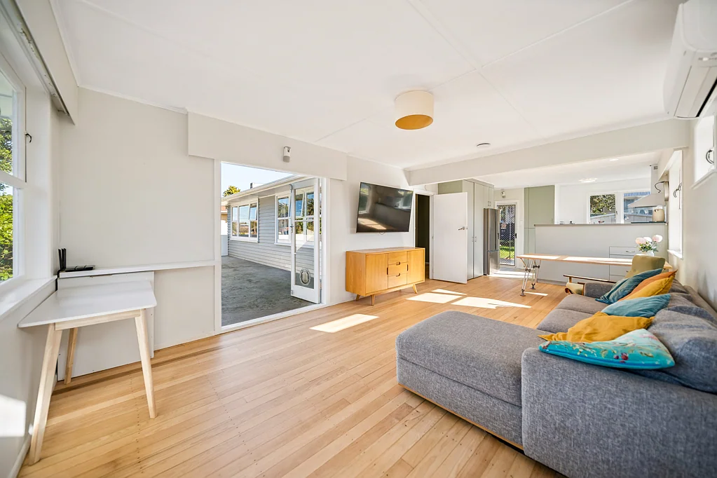 Pukekohe 3房 必售，机不可失！生活所需近在咫尺，拎包入住！ Must Sell Property - Act Fast!!