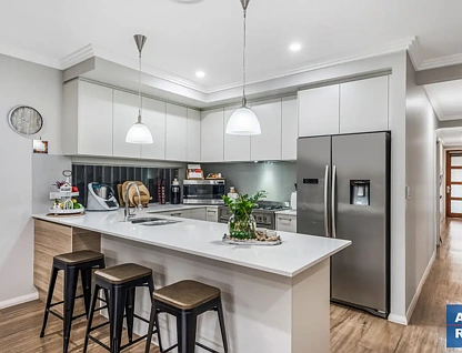 11 Summers Street, Spring Farm, NSW 2570, 3房, 2浴, 独立屋