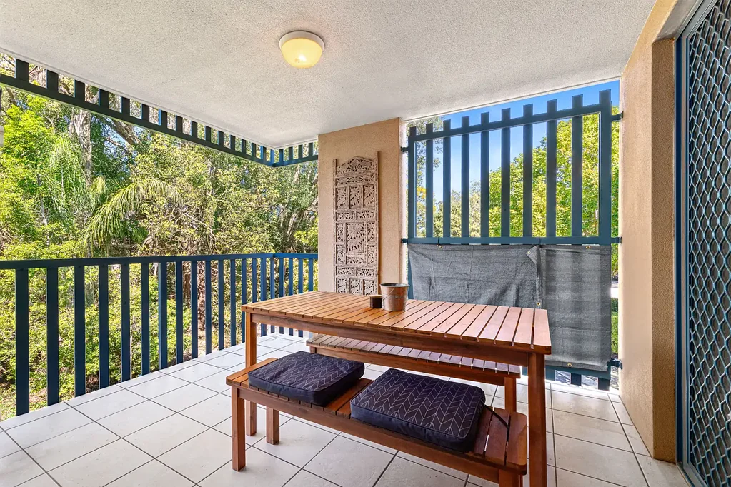 Greenslopes 2कमरा Leafy outlooks, effortless inner-city living