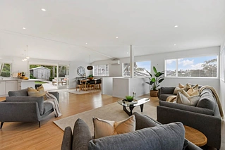 18 Sandford Street, Campbells Bay, North Shore City