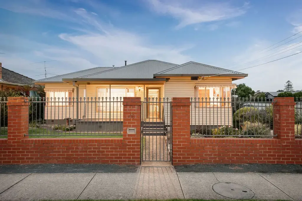 Wodonga 3房  Character, Comfort & Space on 811m²
