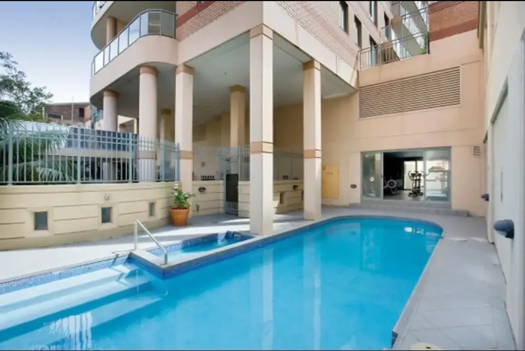 Large Modern Two Bedroom Two Bathroom Apartment in the heart of Bondi Junction