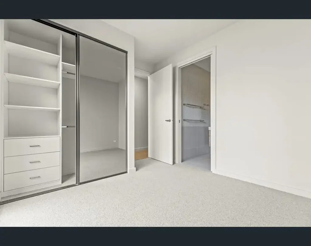 Bluebell Lane: Sophisticated Townhouse Living in the Heart of Ivanhoe