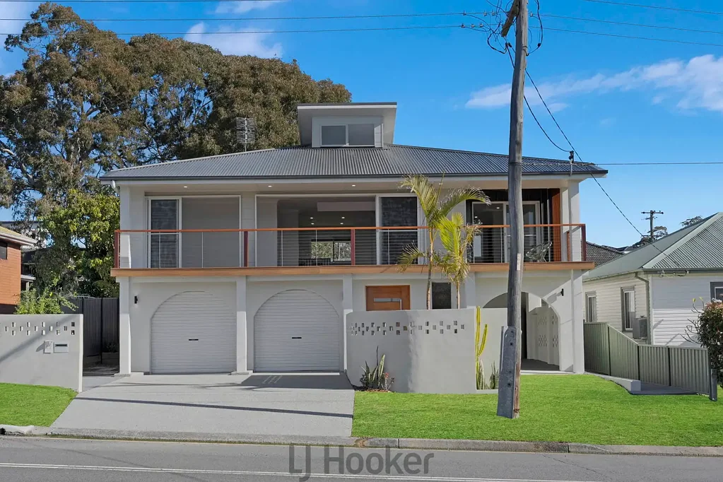 Arcadia Vale 5ਬੈੱਡਰੂਮ Renovated Luxury with Breathtaking Lake Views � 5 Bedroom Dream Home!