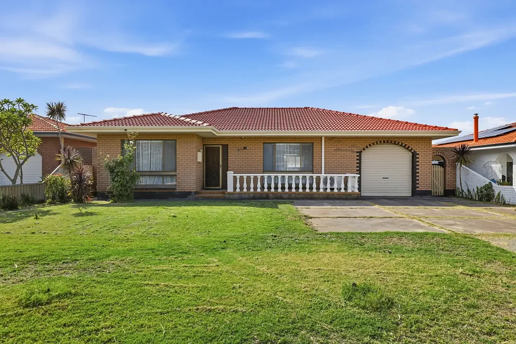 Rockingham 4房  Coastal Opportunity in Palm Beach Pocket of Rockingham