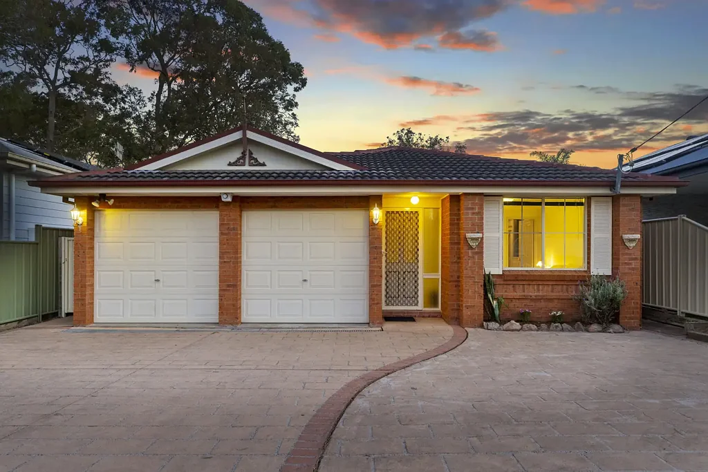 Umina Beach 4 Bedroom Single level four bedroom family home