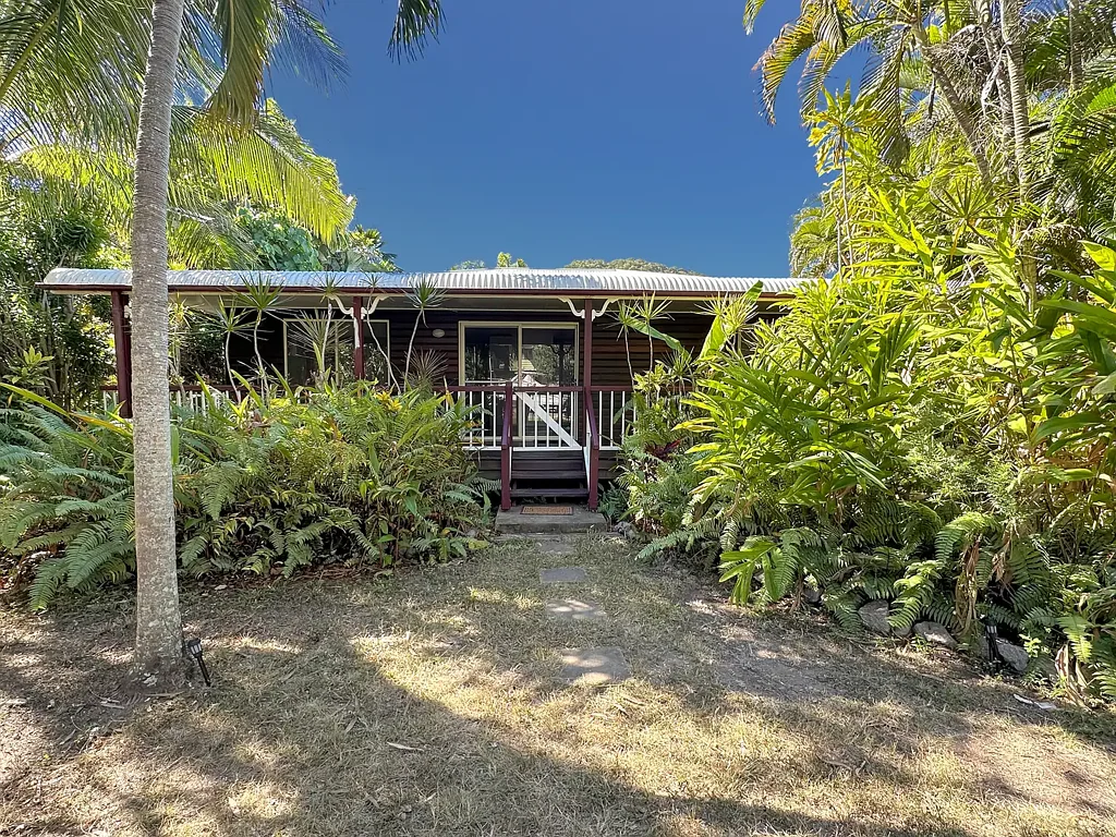 Spacious Island Home in Quiet Cul-de-Sac - Furnished & Ready to Enjoy