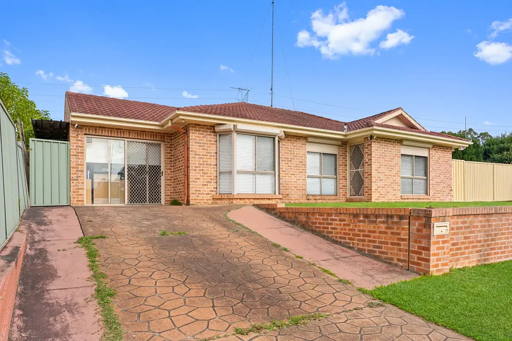 Glenmore Park 4 Slaapkamer Family Home With Future Granny Flat Opportunity