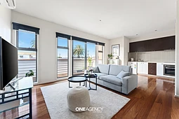 8/1A Thames Promenade, Chelsea