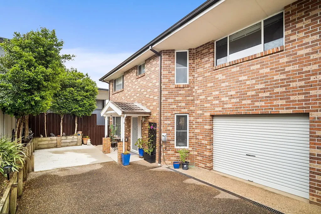 2/1A Forshaw Avenue, Peakhurst, NSW 2210