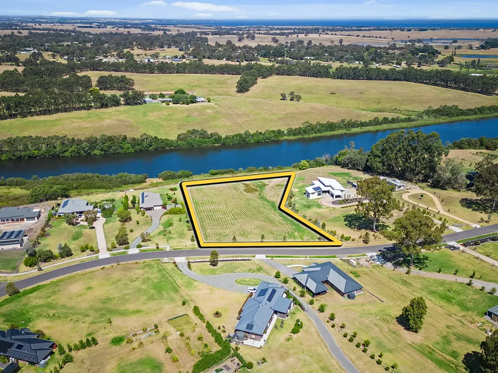Nicholson  2 ACRES OF ABSOLUTE RIVERFRONT
