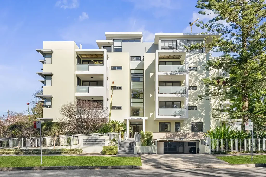 St Ives 2 Slaapkamer The Gold Standard of St Ives Living - Full brick, Renovated and only 200m level walk to shops.