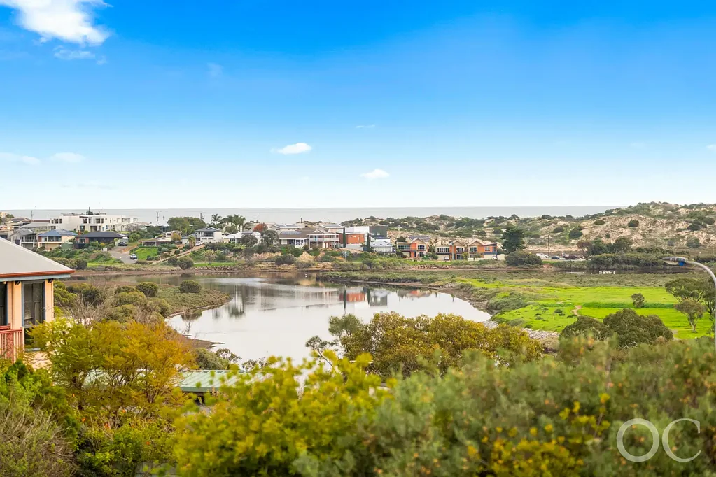Port Noarlunga 4Kwarto Open the Door to an Immaculate 4 Bed, 2 Bath Home With Ocean and River Views