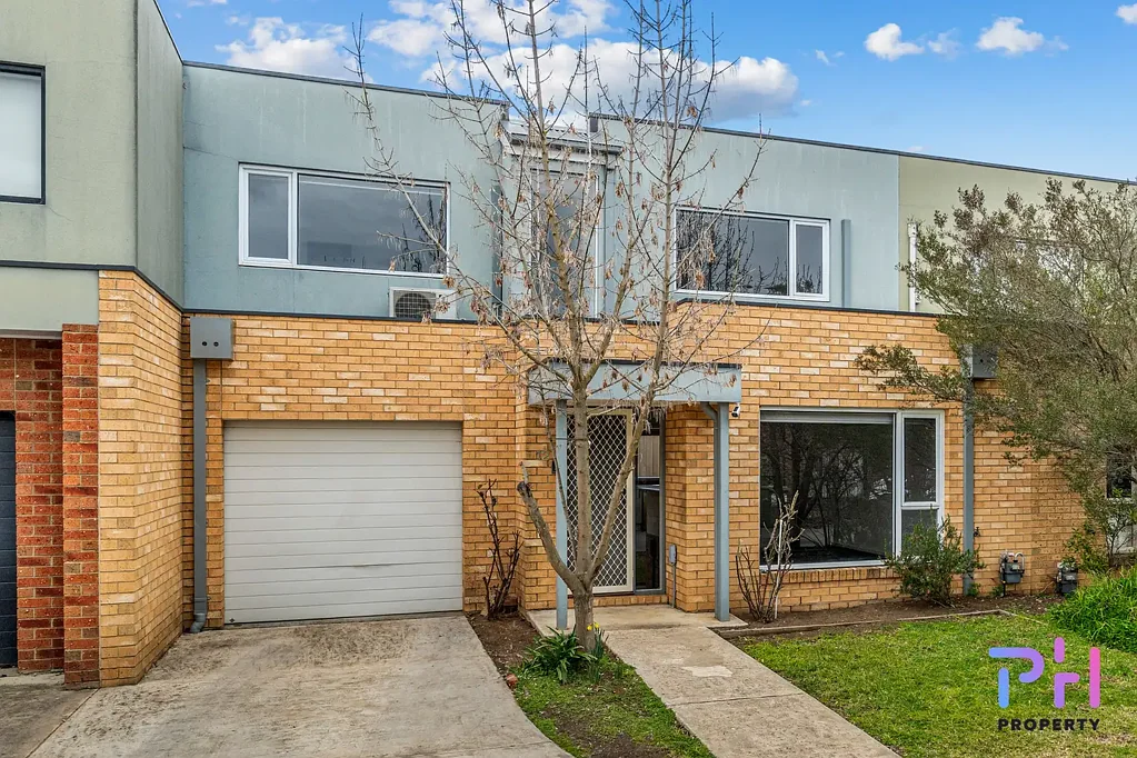 MODERN TOWNHOUSE