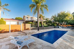 13 St Ives Avenue, Frankston South