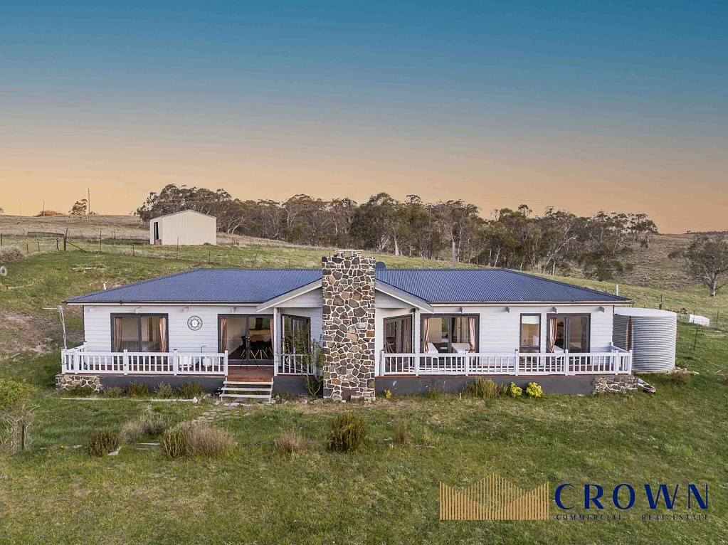 Jindabyne 3Kwarto Charming High-Country Farm in Jindabyne – Space, Serenity, and Opportunity Await!