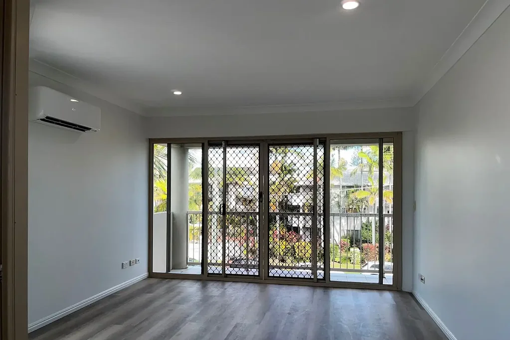 STROLL TO BEACH - 2 BEDROOM, 2 BATHROOM, 2 CAR