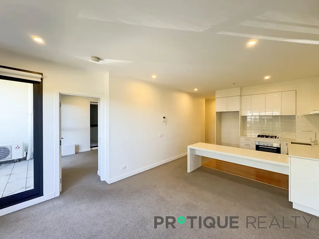 Brunswick West I Unfurnished 2B1B1C with a Sizeable Balcony I Close to RMIT