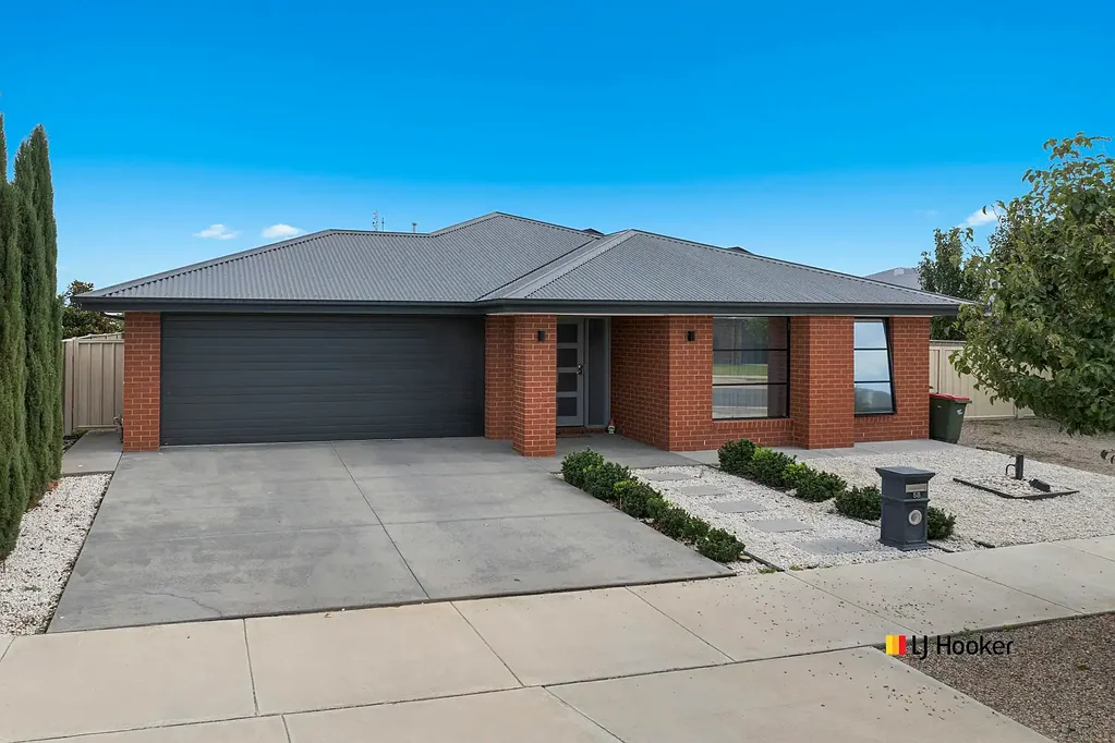 Echuca 4 Bedroom A Fantastic Investment & Family Opportunity – Space, Comfort & Future Pote