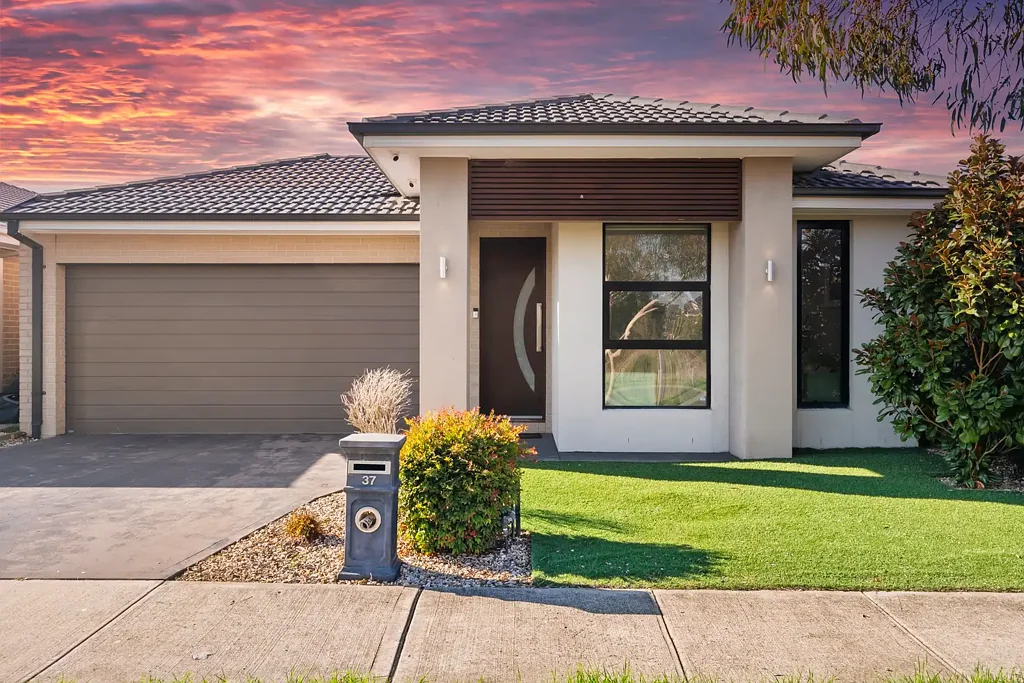 37 Troups Creek Promenade, Narre Warren, VIC 3805