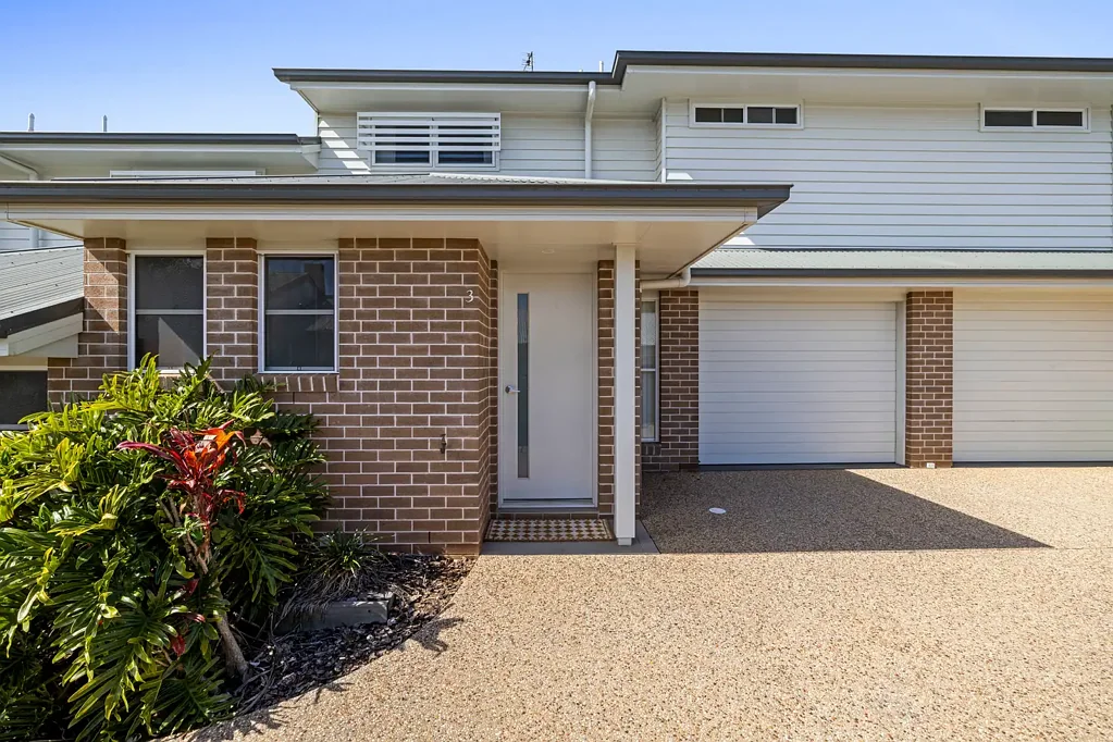 Newtown 2Habitaciones Bright & Fresh Townhouse in Small Boutique Complex!
