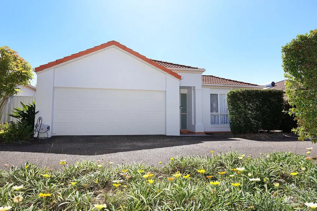 Coombabah 3房  Immaculate spacious home priced to sell fast