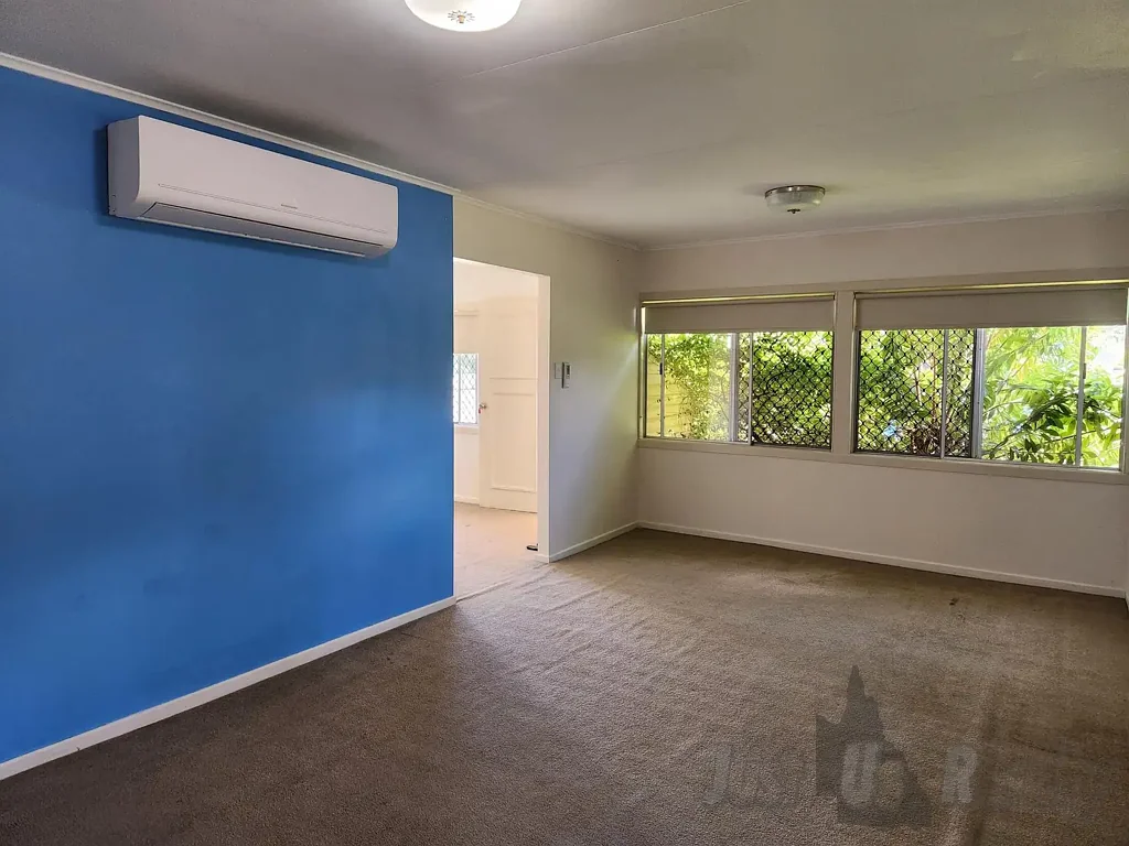 Bundaberg East 4침실 Spacious, Private & Full of Potential – A Family Home with Room to Grow in Bundaberg East