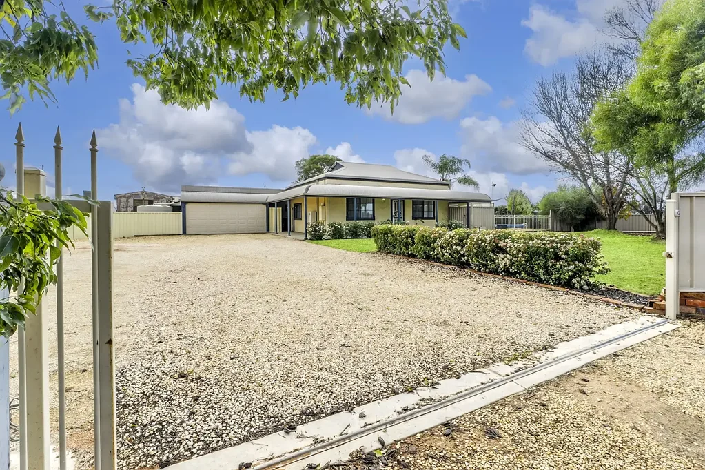 Barmera 3Kwarto Iconic Heritage Residence | Rural Lifestyle & Extensive Improvements