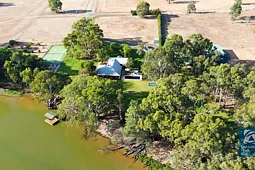 1679 Perricoota Road, Moama