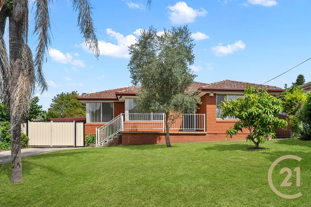 4 Barwon Place, Campbelltown, NSW 2560