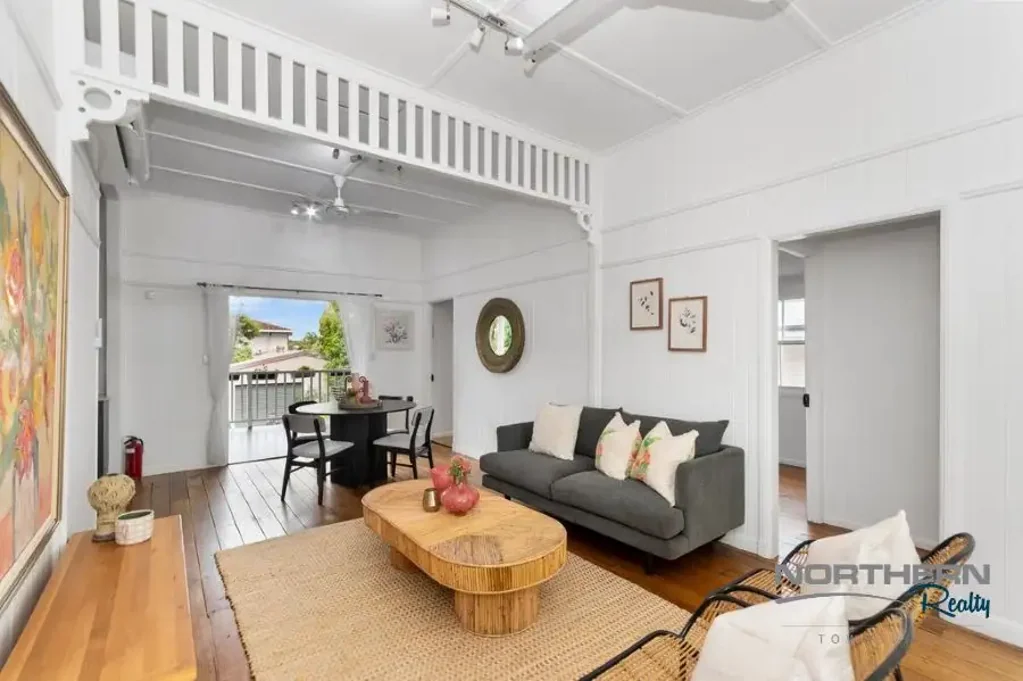 4 Richmond Street, Hermit Park, QLD 4812
