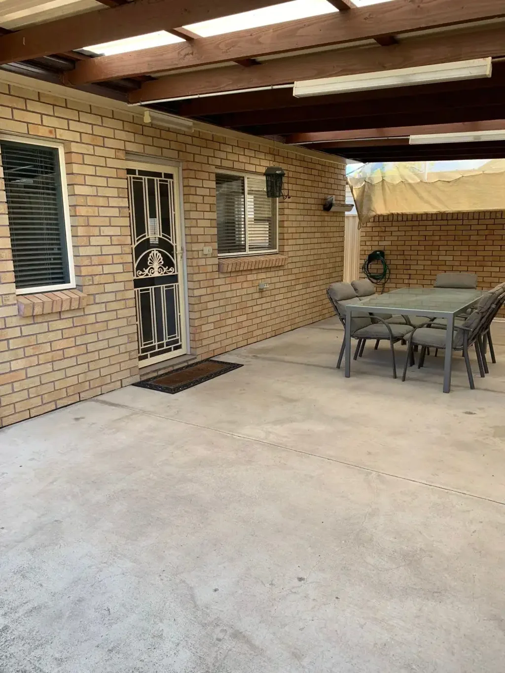 Spacious 1 Bedroom Granny Flat in Prime Fairfield Location
