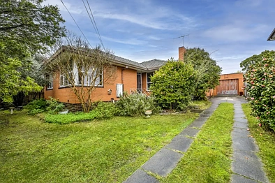 Burwood 3房 挑高地段的原始魅力，坐拥如画般优美地段 Elevated original charm in a picture-perfect location