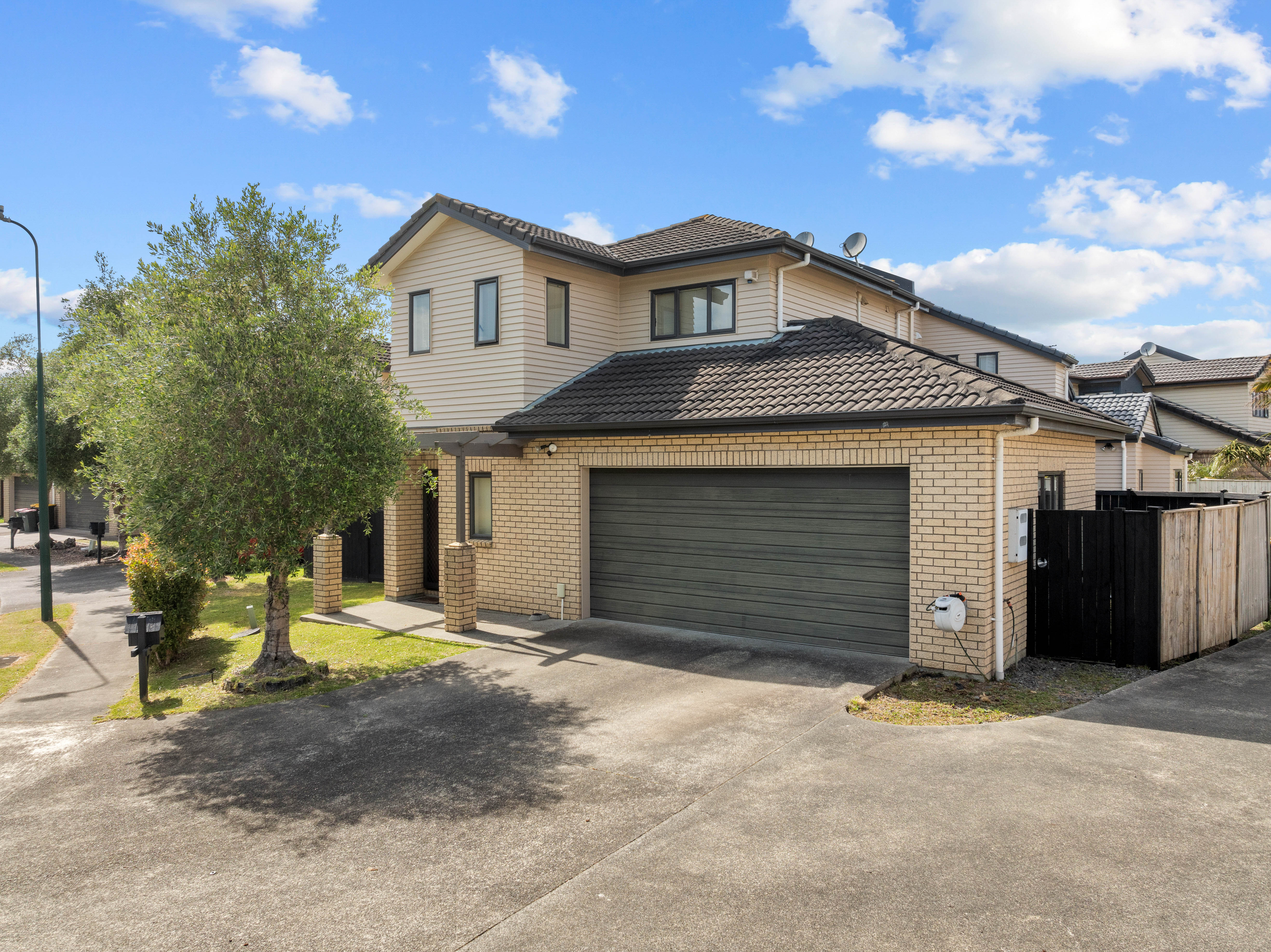 76 Skip Lane, East Tamaki, Auckland - Manukau, 3 rūma, 2 rūma horoi, Townhouse